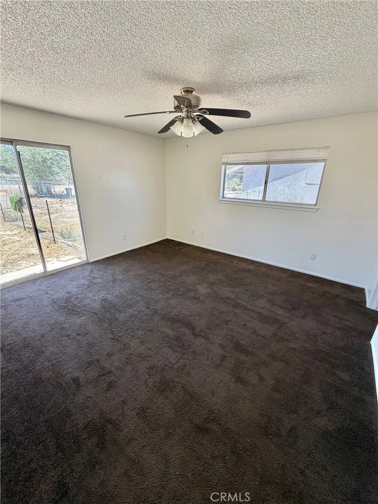 39355 169th E Lake Los Angeles, CA 93591