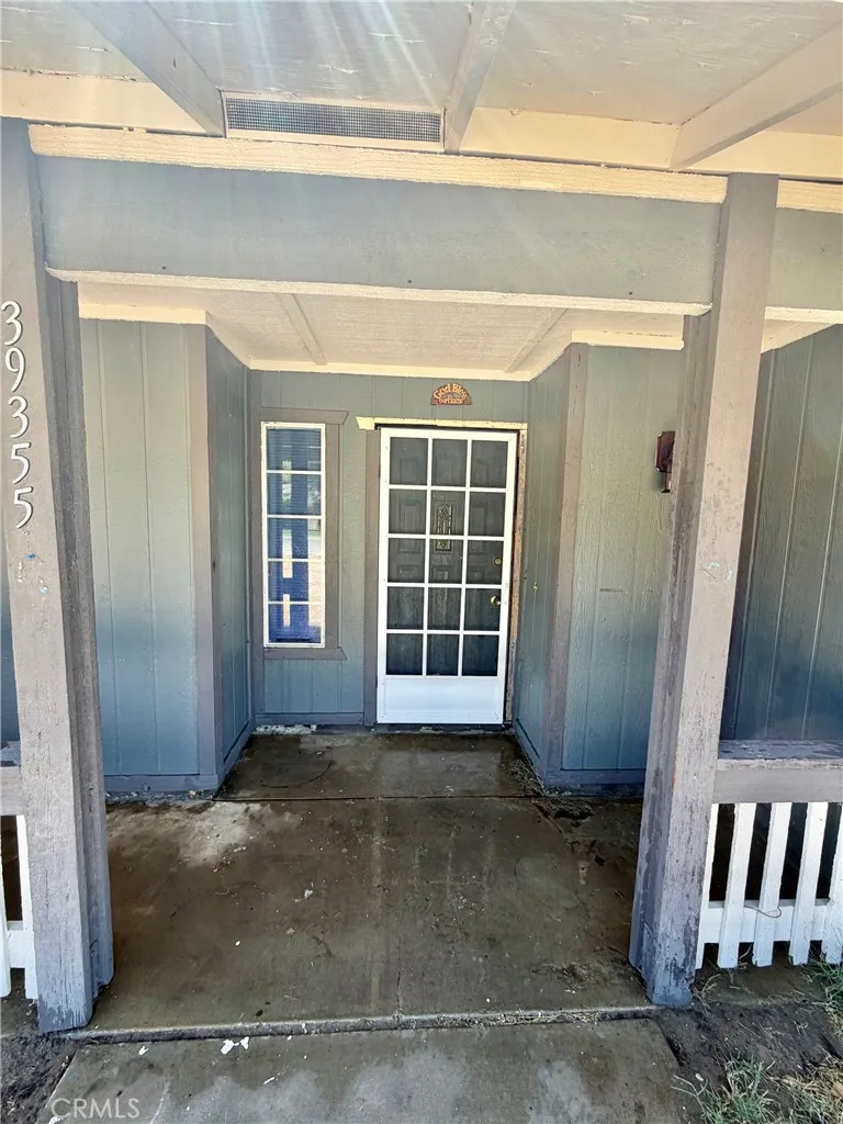 39355 169th E Lake Los Angeles, CA 93591