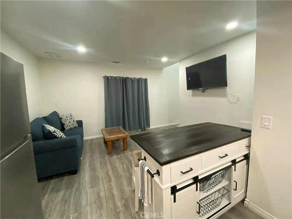 10059 Woodale Avenue Arleta, CA 91331