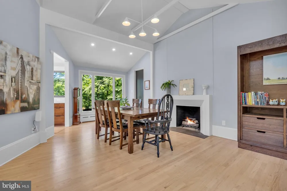 2 PURITAN COURT Princeton, NJ 08540
