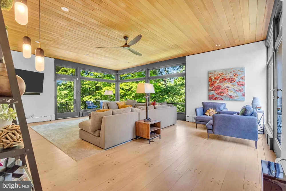 2 PURITAN COURT Princeton, NJ 08540