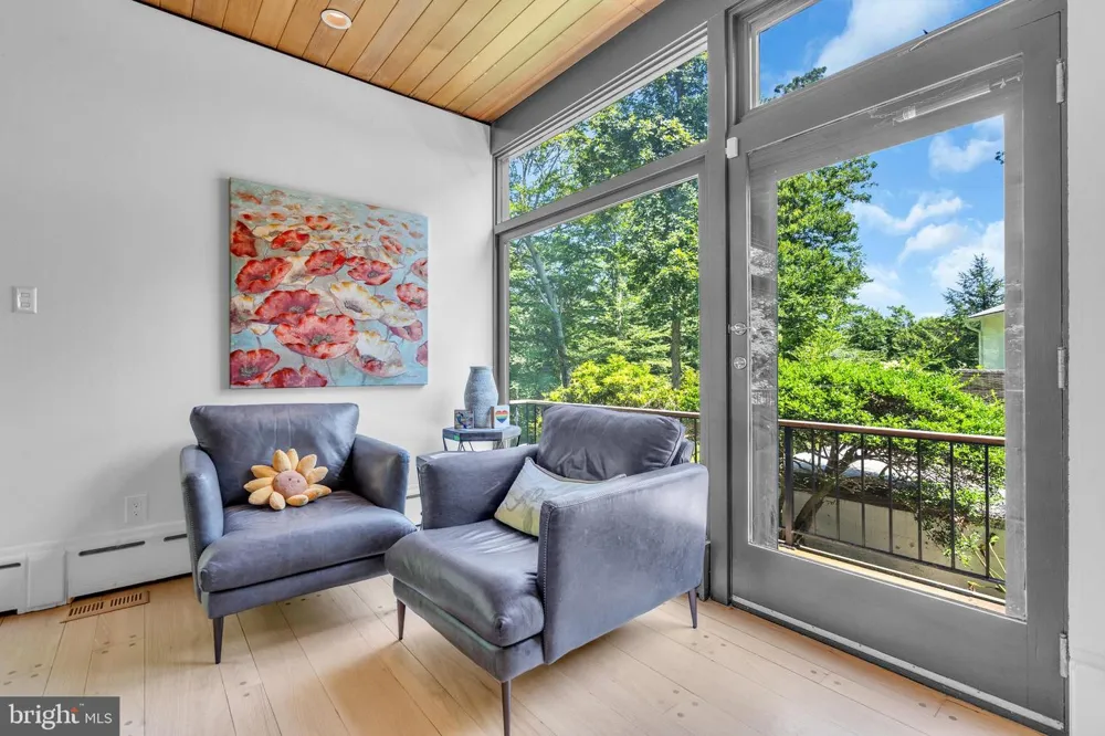 2 PURITAN COURT Princeton, NJ 08540