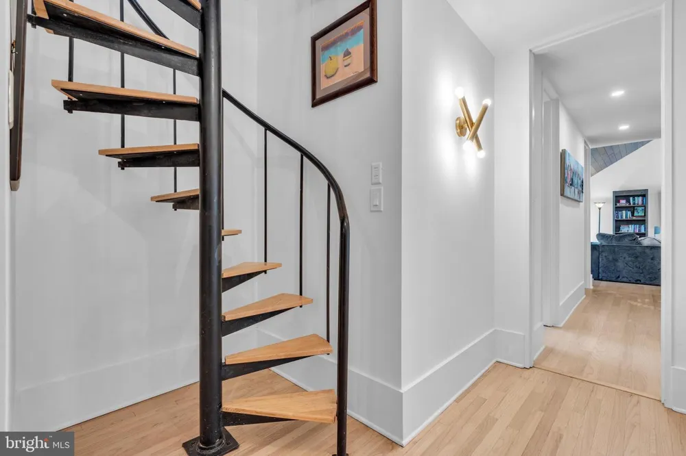 2 PURITAN COURT Princeton, NJ 08540