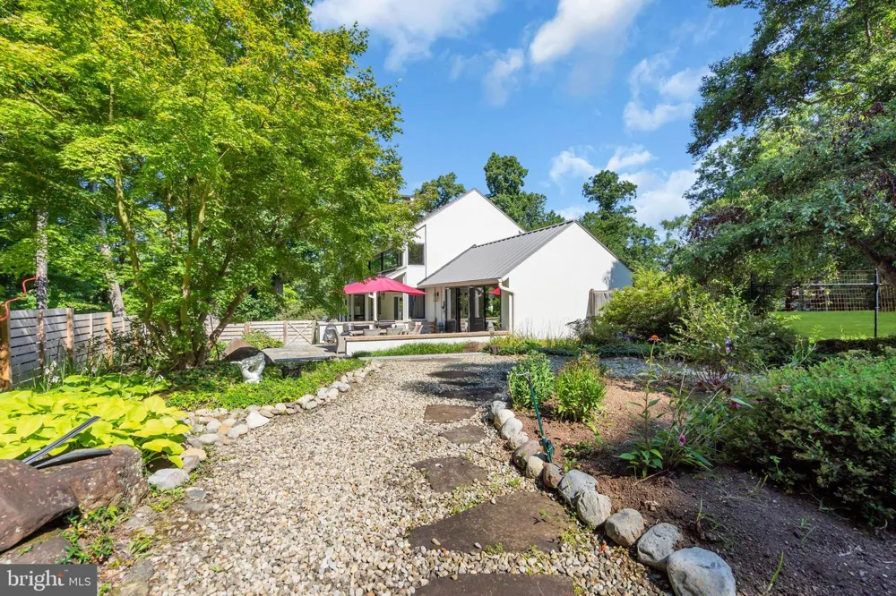 2 PURITAN COURT Princeton, NJ 08540