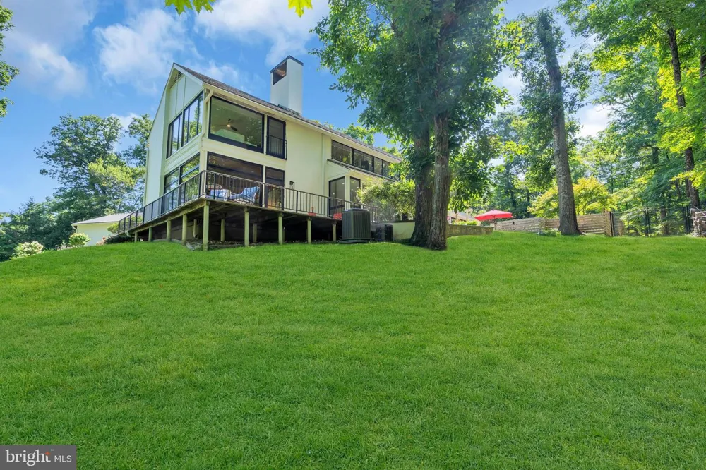 2 PURITAN COURT Princeton, NJ 08540