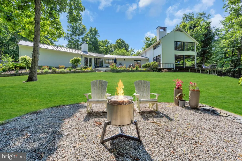 2 PURITAN COURT Princeton, NJ 08540