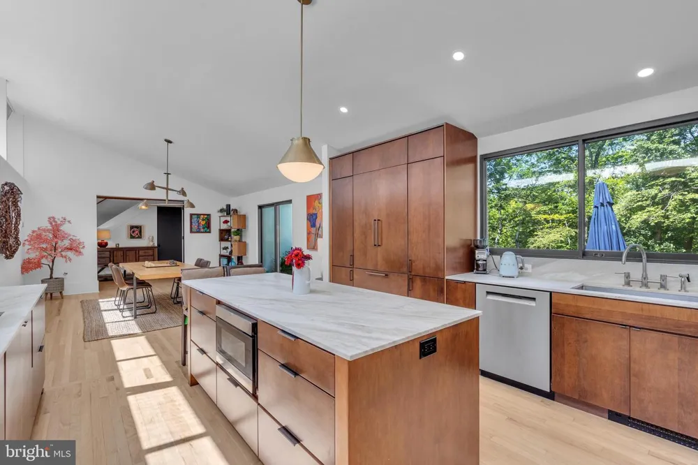 2 PURITAN COURT Princeton, NJ 08540