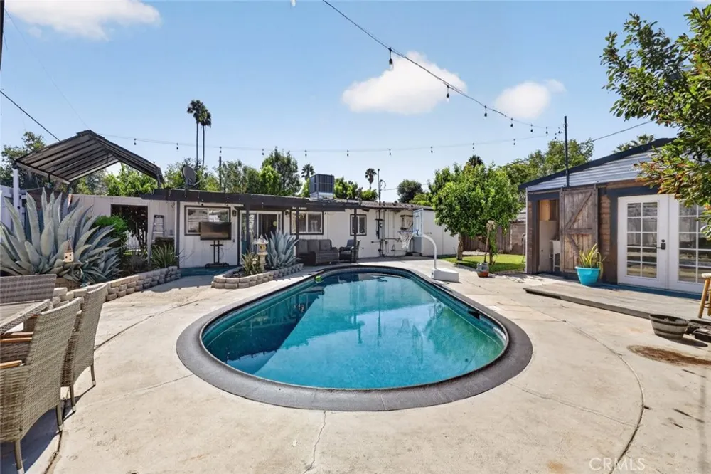 7959 Bothwell Road Reseda, CA 91335