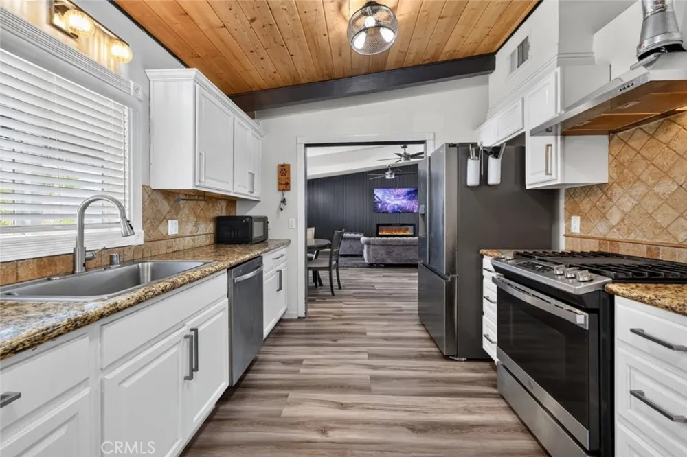 7959 Bothwell Road Reseda, CA 91335