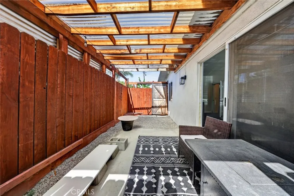 7959 Bothwell Road Reseda, CA 91335