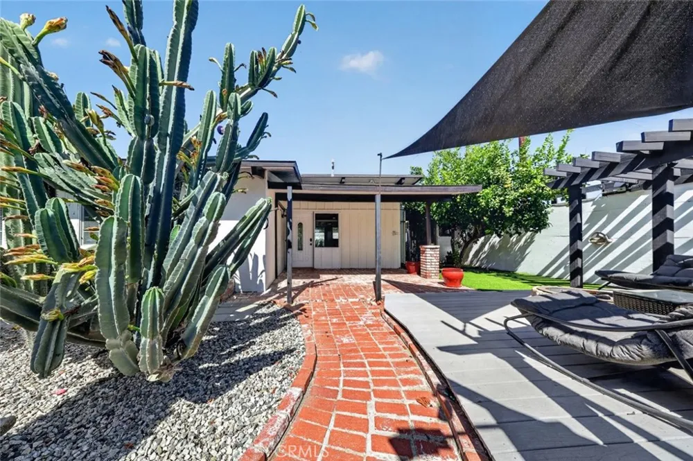 7959 Bothwell Road Reseda, CA 91335