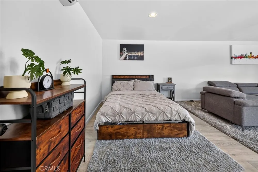 7959 Bothwell Road Reseda, CA 91335