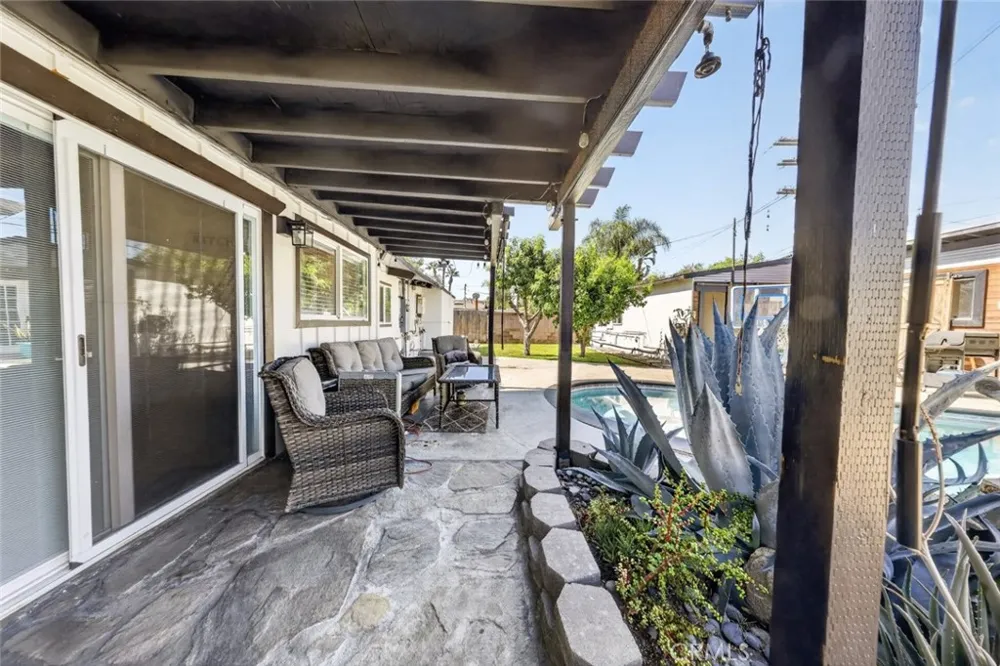 7959 Bothwell Road Reseda, CA 91335