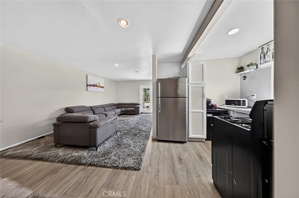7959 Bothwell Road Reseda, CA 91335