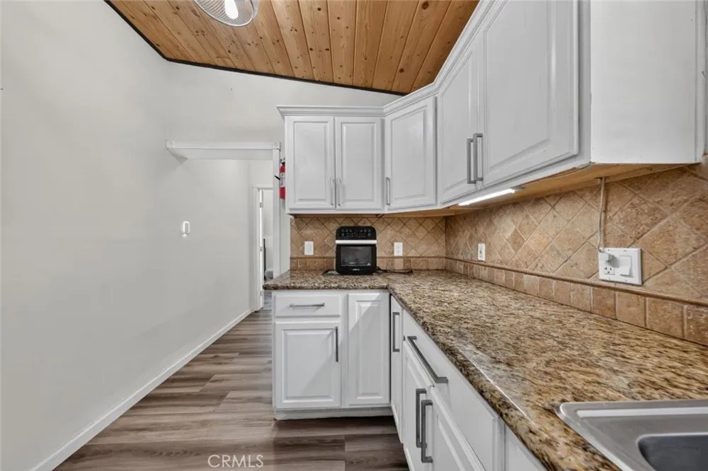 7959 Bothwell Road Reseda, CA 91335