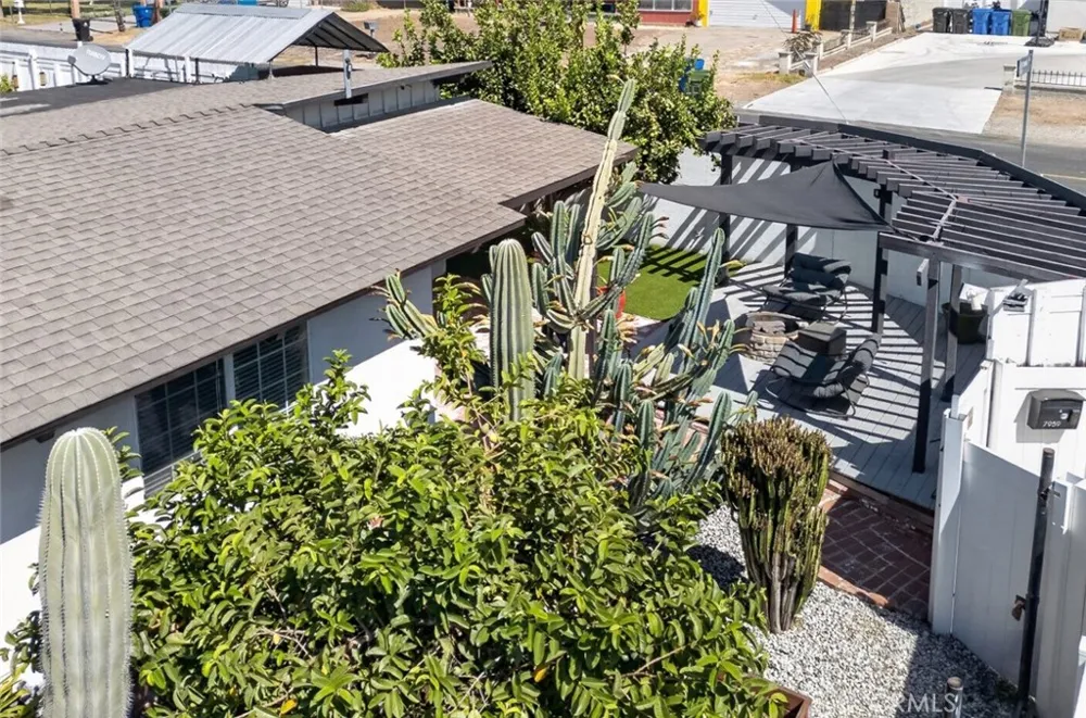 7959 Bothwell Road Reseda, CA 91335