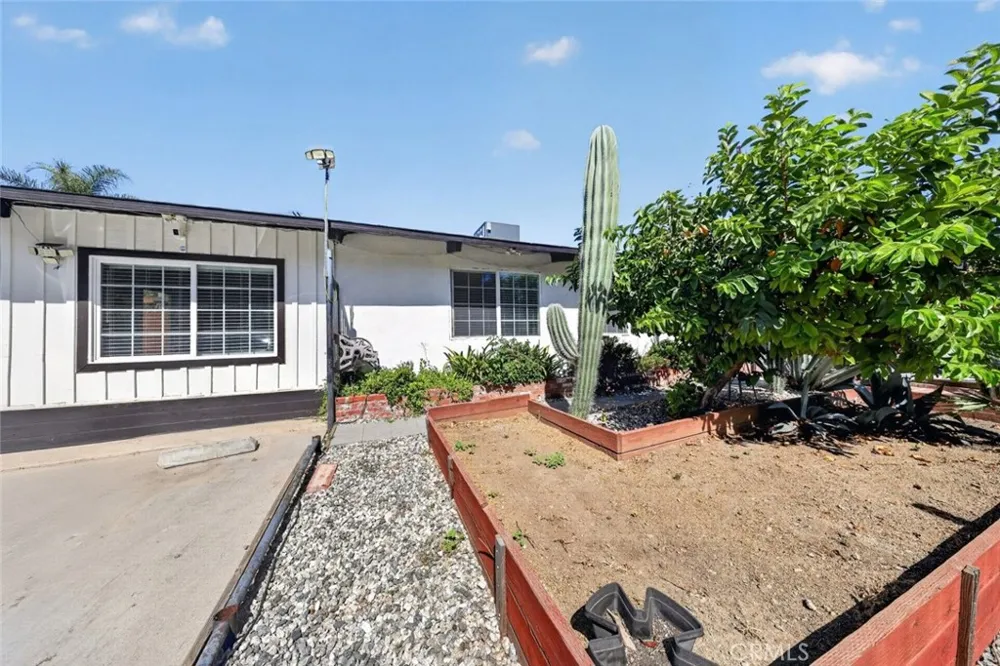 7959 Bothwell Road Reseda, CA 91335