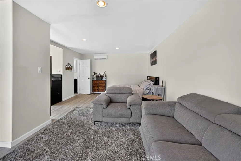 7959 Bothwell Road Reseda, CA 91335