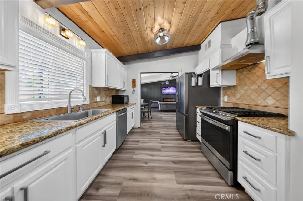 7959 Bothwell Road Reseda, CA 91335
