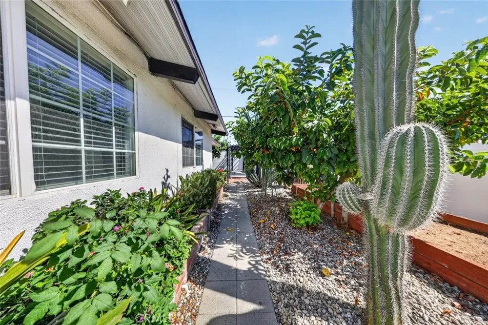 7959 Bothwell Road Reseda, CA 91335