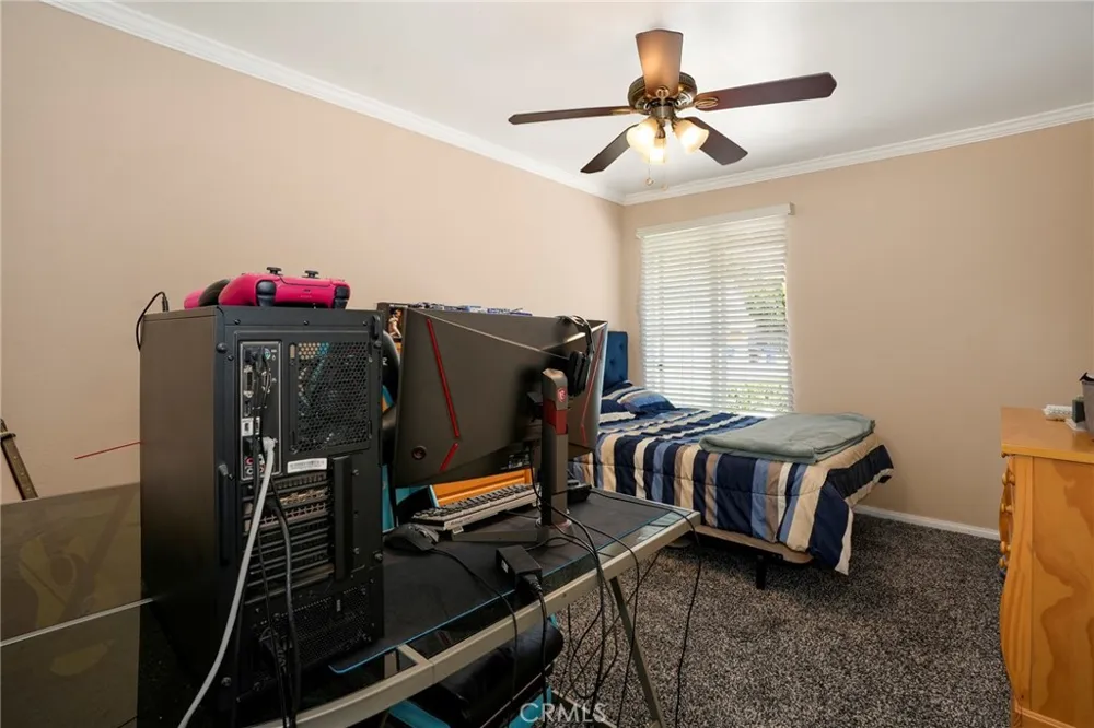 13719 Gavina Avenue Sylmar, CA 91342
