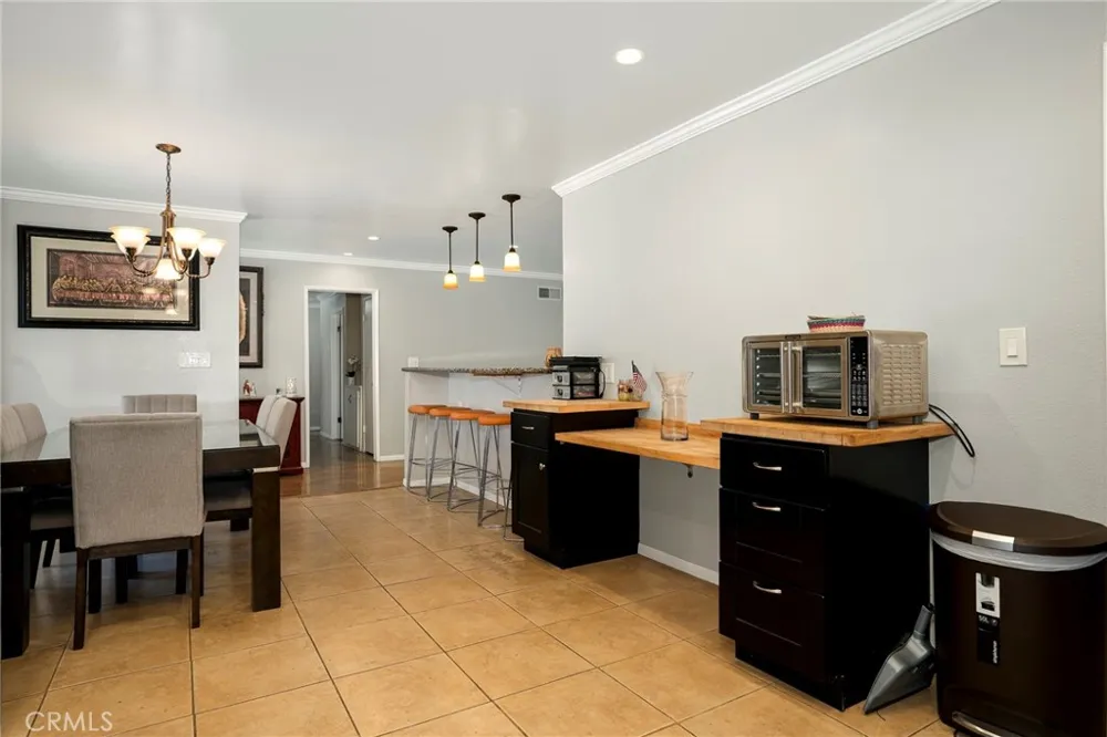 13719 Gavina Avenue Sylmar, CA 91342