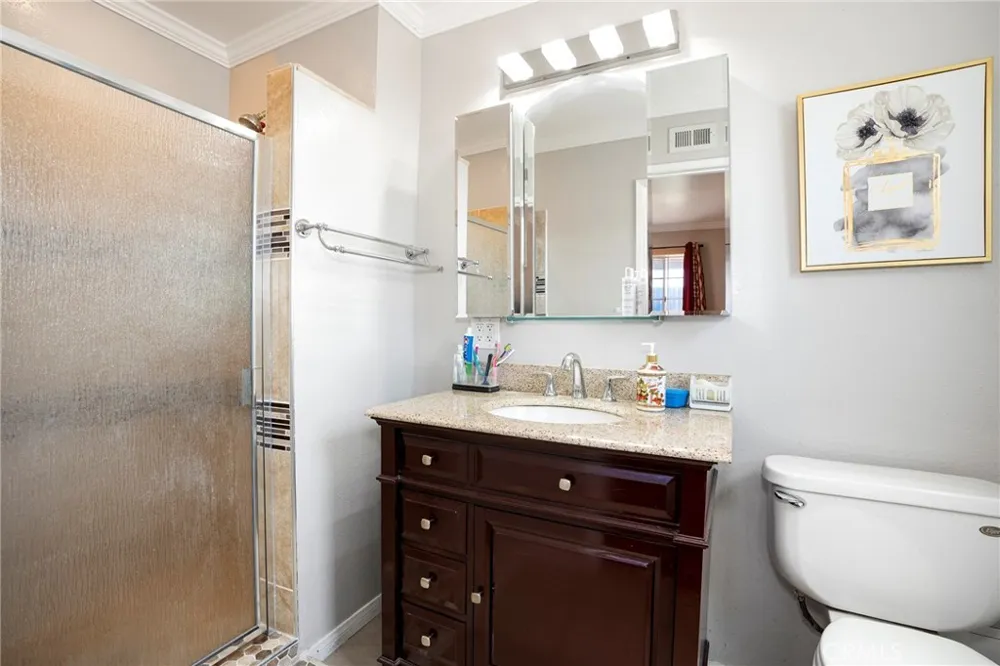 13719 Gavina Avenue Sylmar, CA 91342