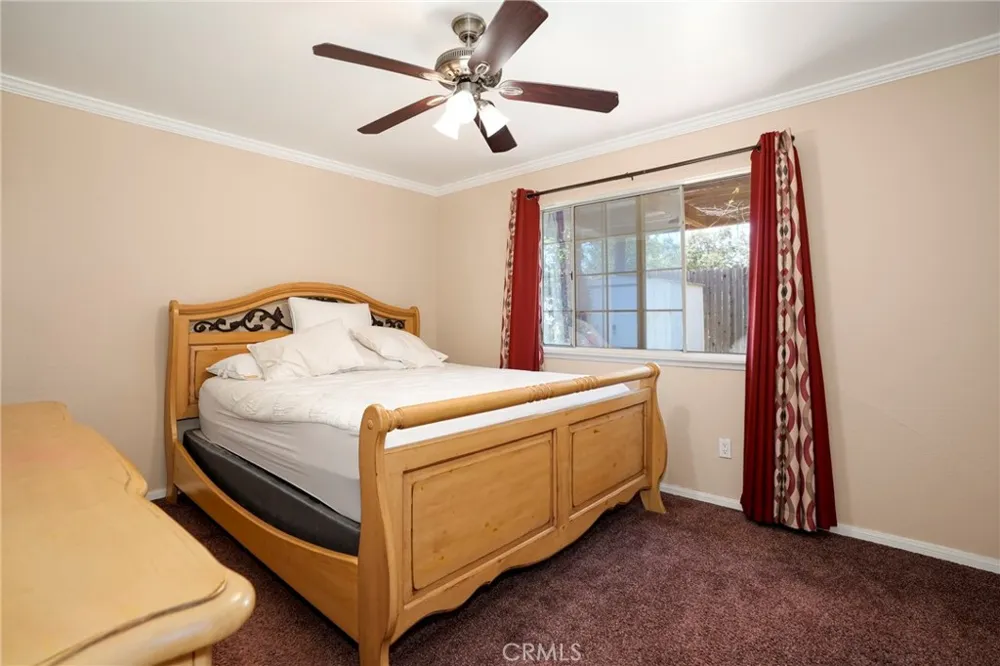 13719 Gavina Avenue Sylmar, CA 91342