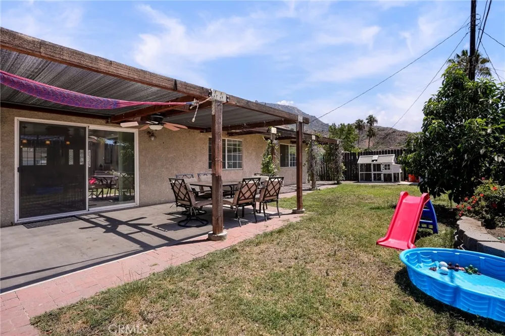 13719 Gavina Avenue Sylmar, CA 91342