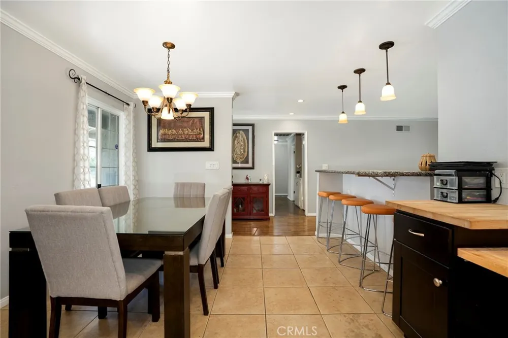 13719 Gavina Avenue Sylmar, CA 91342