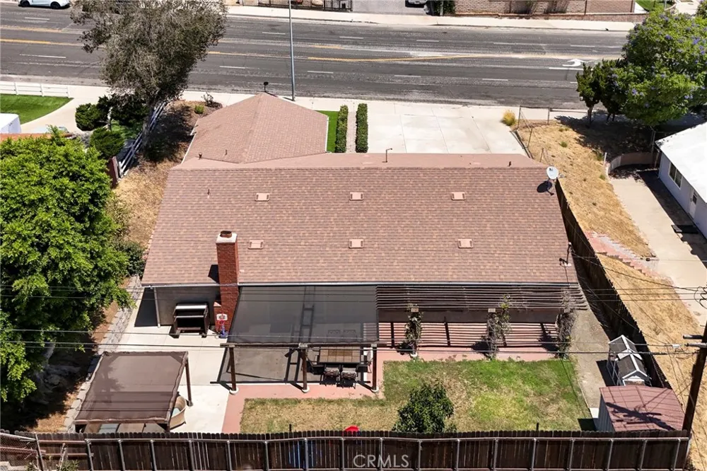 13719 Gavina Avenue Sylmar, CA 91342
