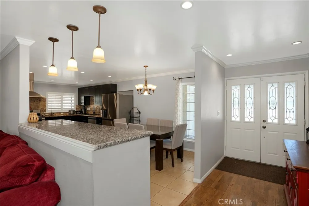 13719 Gavina Avenue Sylmar, CA 91342