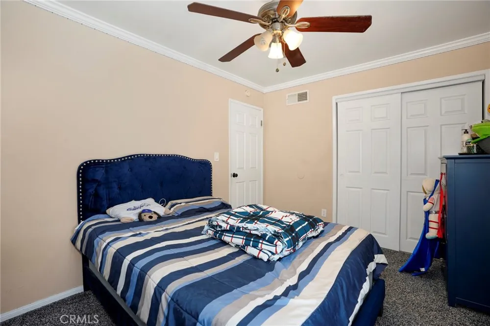 13719 Gavina Avenue Sylmar, CA 91342