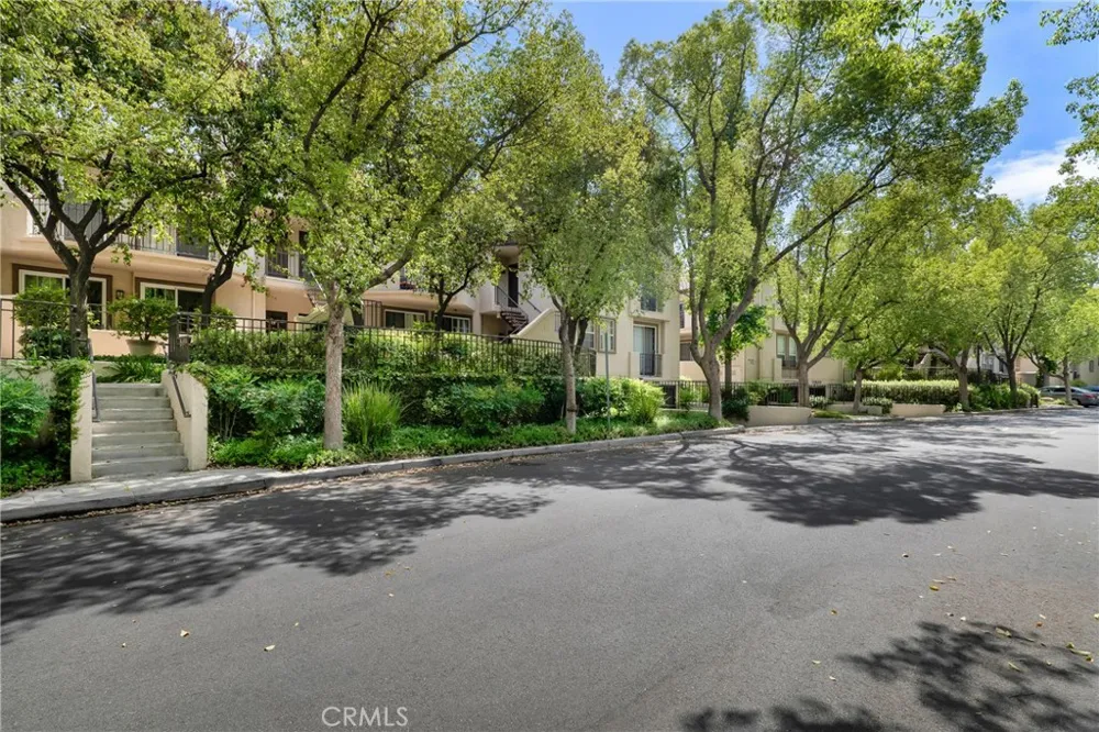 24107 Del Monte Valencia, CA 91355