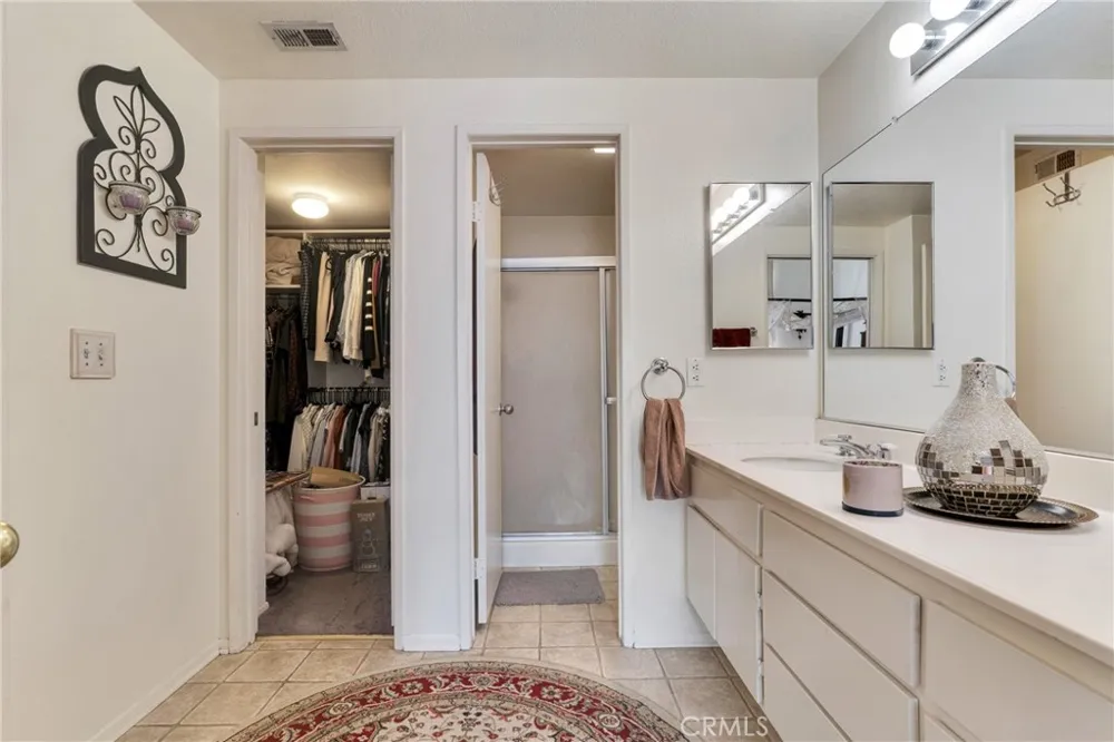24107 Del Monte Valencia, CA 91355