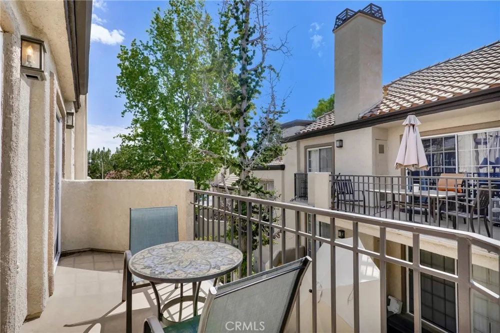 24107 Del Monte Valencia, CA 91355