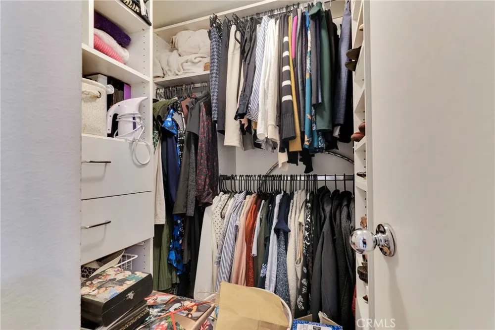 24107 Del Monte Valencia, CA 91355