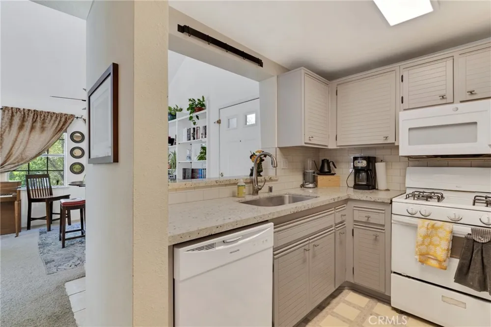 24107 Del Monte Valencia, CA 91355