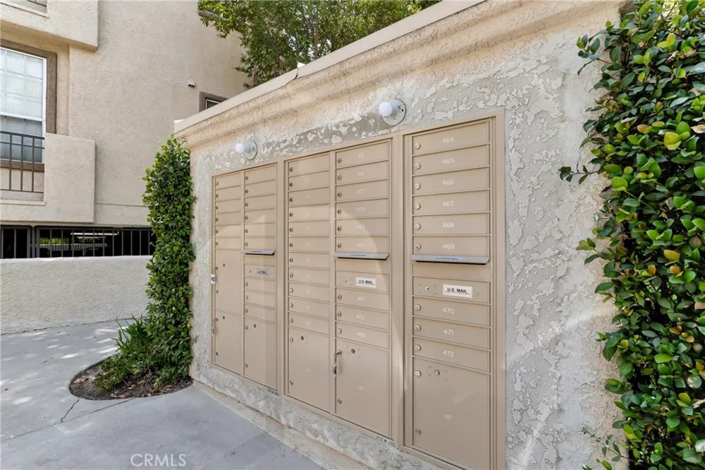 24107 Del Monte Valencia, CA 91355