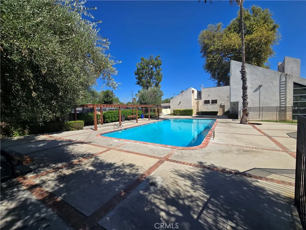 7641 Reseda #120 Reseda, CA 91335