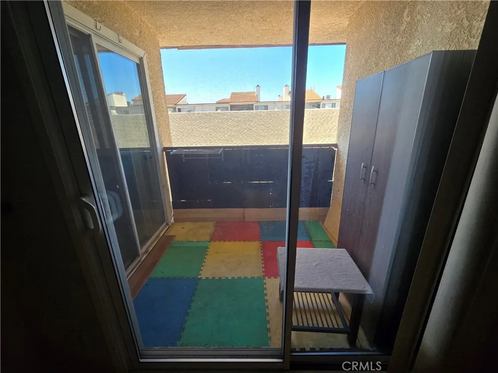7641 Reseda #120 Reseda, CA 91335