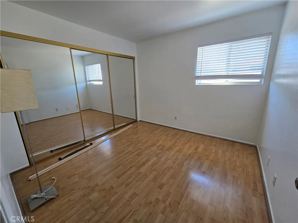 7641 Reseda #120 Reseda, CA 91335