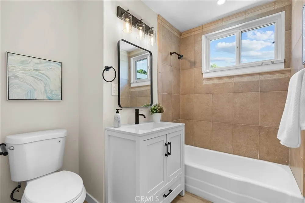 512 E Lingard Lancaster, CA 93535