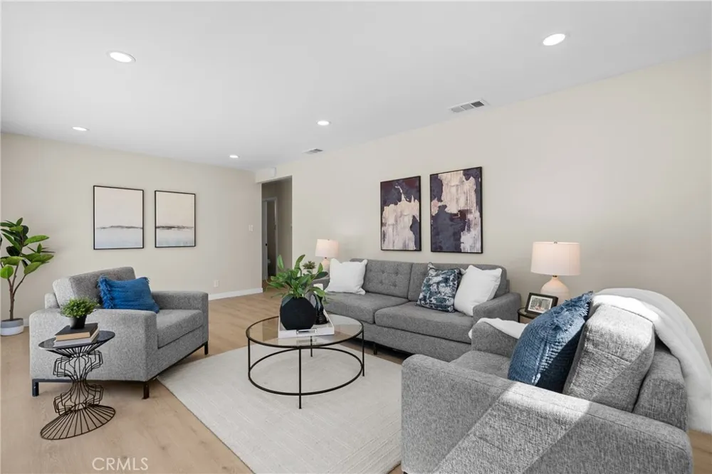 512 E Lingard Lancaster, CA 93535