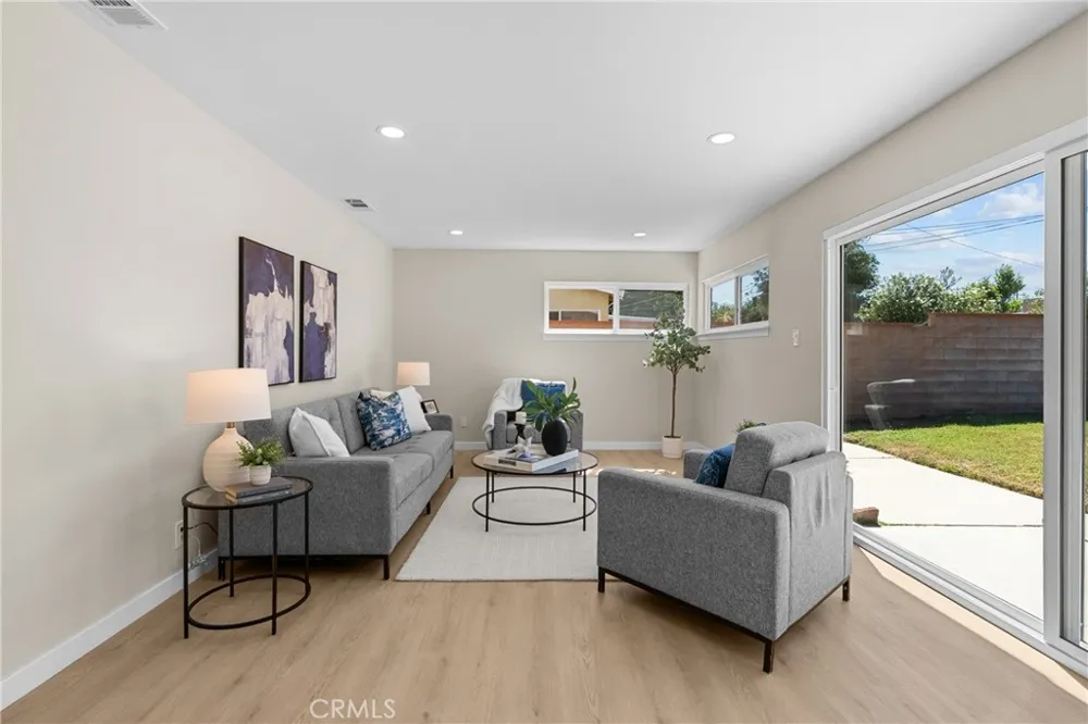 512 E Lingard Lancaster, CA 93535