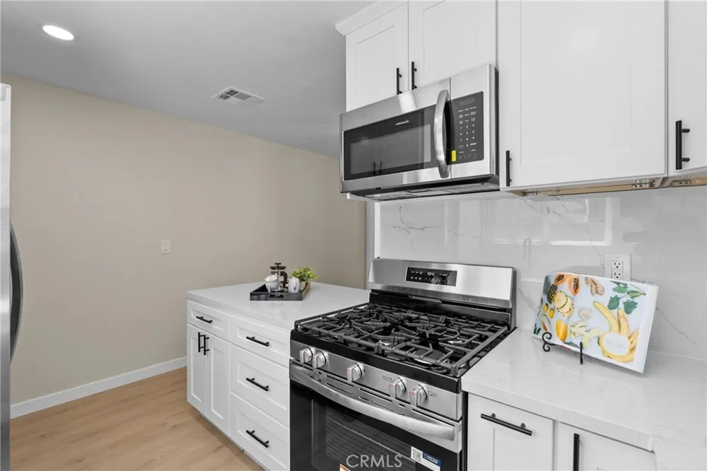512 E Lingard Lancaster, CA 93535