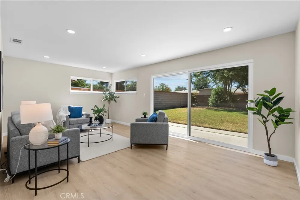 512 E Lingard Lancaster, CA 93535