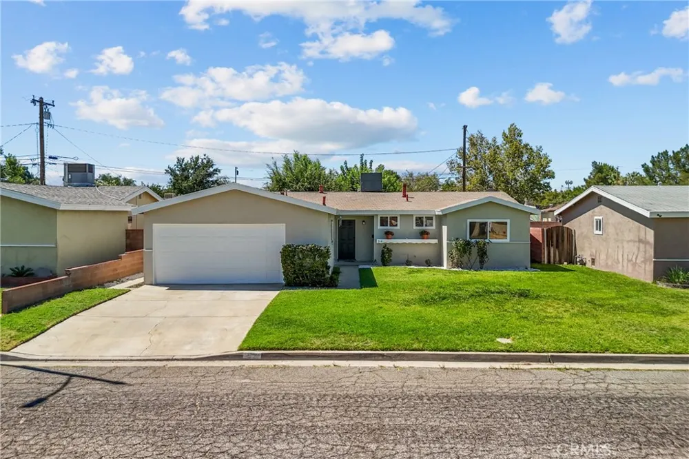 512 E Lingard Lancaster, CA 93535