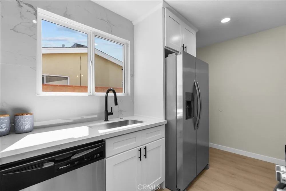 512 E Lingard Lancaster, CA 93535