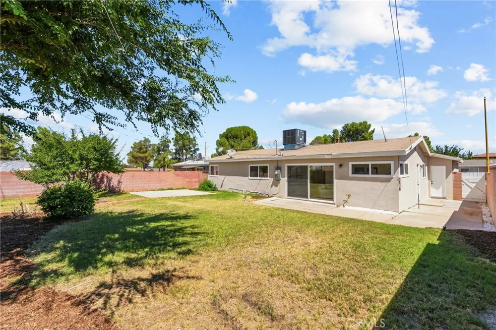 512 E Lingard Lancaster, CA 93535